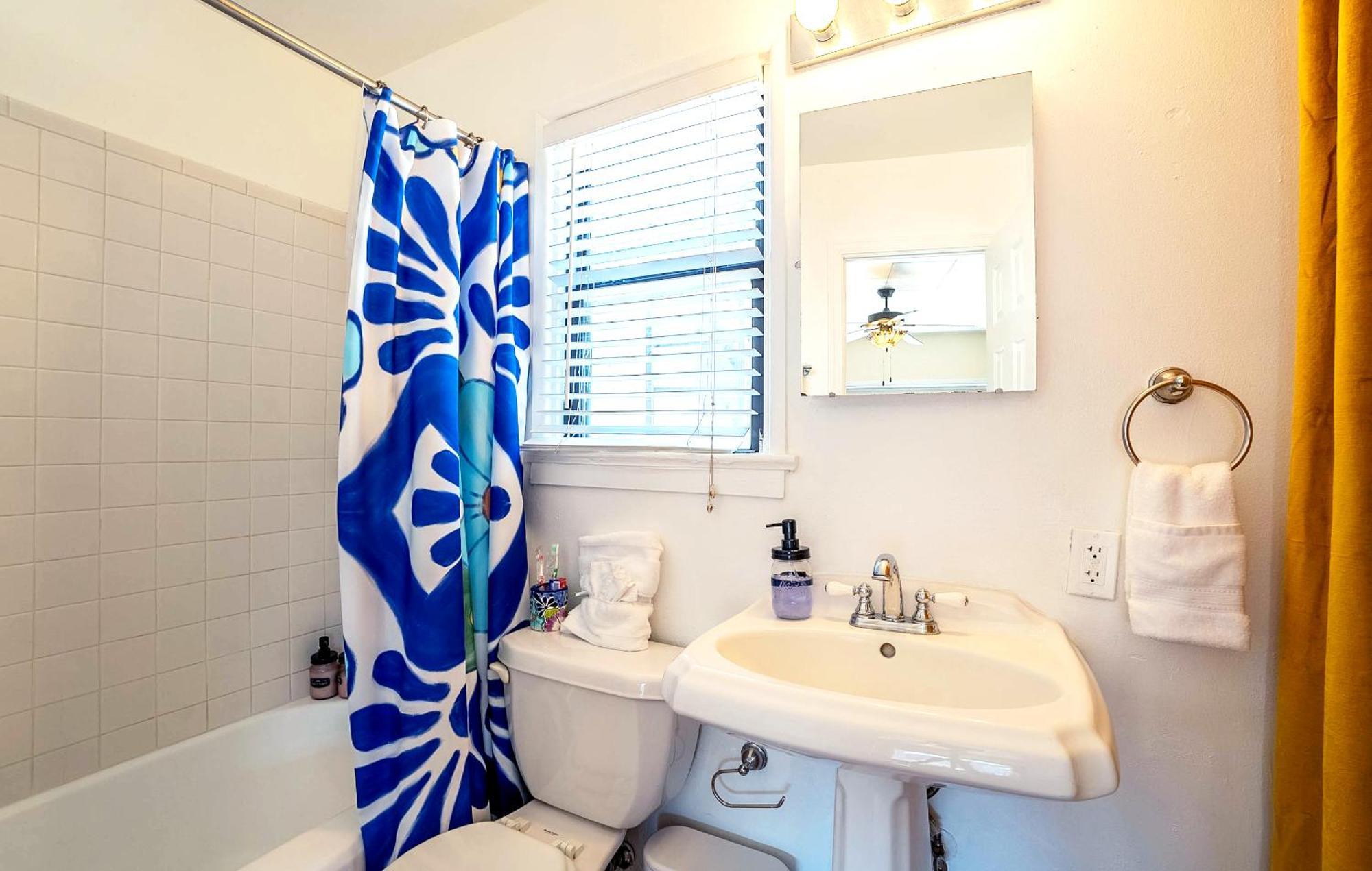 Сasa de vacaciones Historic 2 Blocks From The Uofa, Summer Rates!